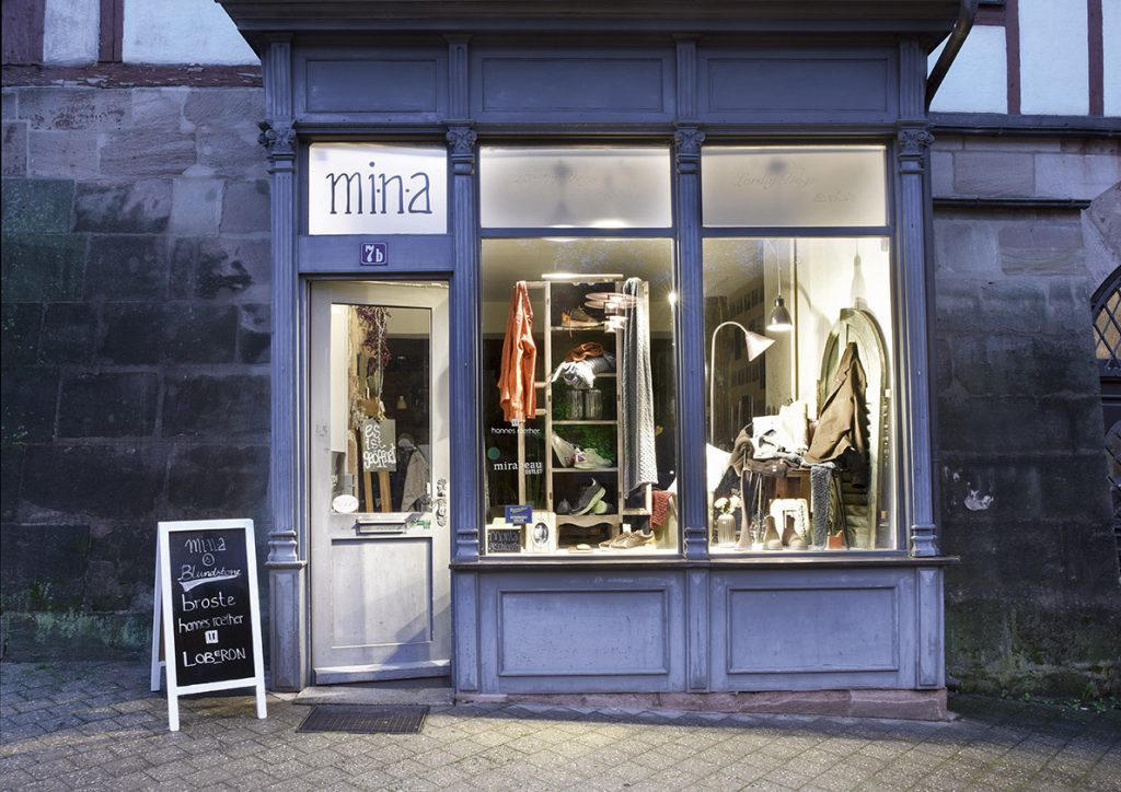 Das Geschäft Mina in Nürnberg führt Mode, Möbel und noch anderes.